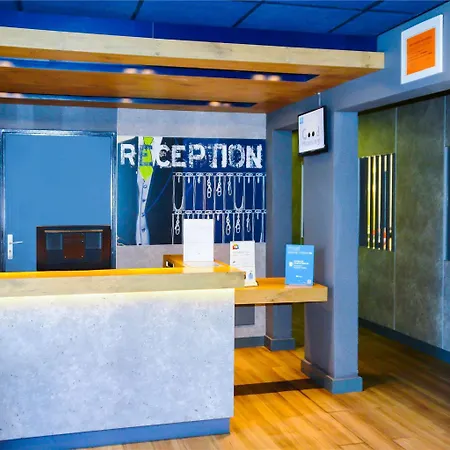 Ibis Budget Centre Йер