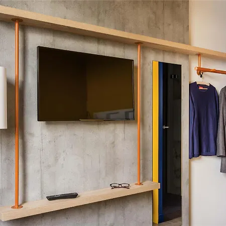 Отель Ibis Budget Centre Йер
