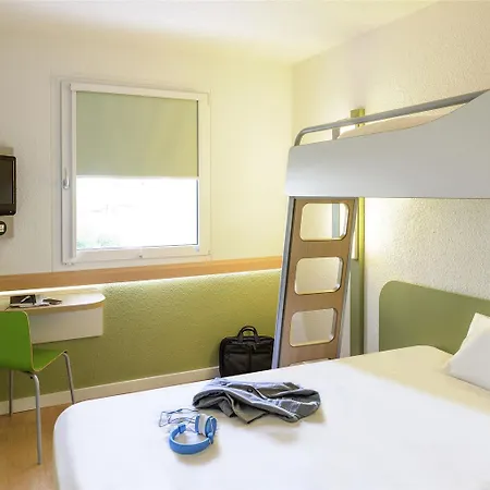Ibis Budget Centre *